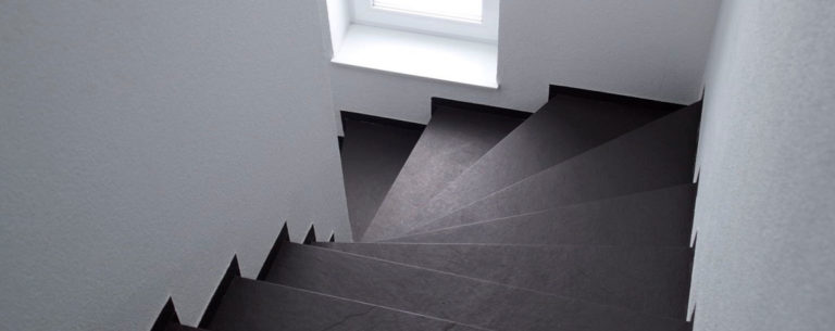 schody szczotkowany granit