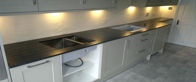 blat z czarnego granitu